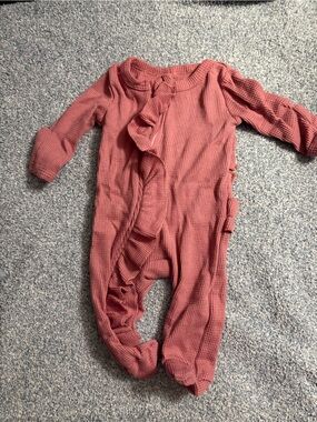 Newborn' Mauve Ruffle Waffle Knit